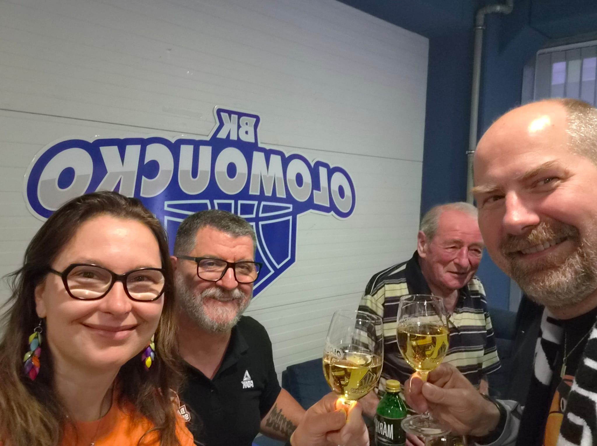 Žižkovští ultras ve VIP salónku BK Olomouc